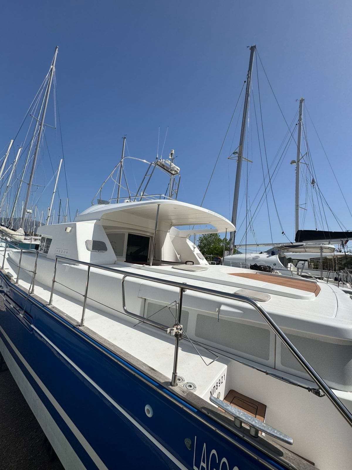 LAGOON 43 POWER CATAMARAN TRITON 2003 - Image 8
