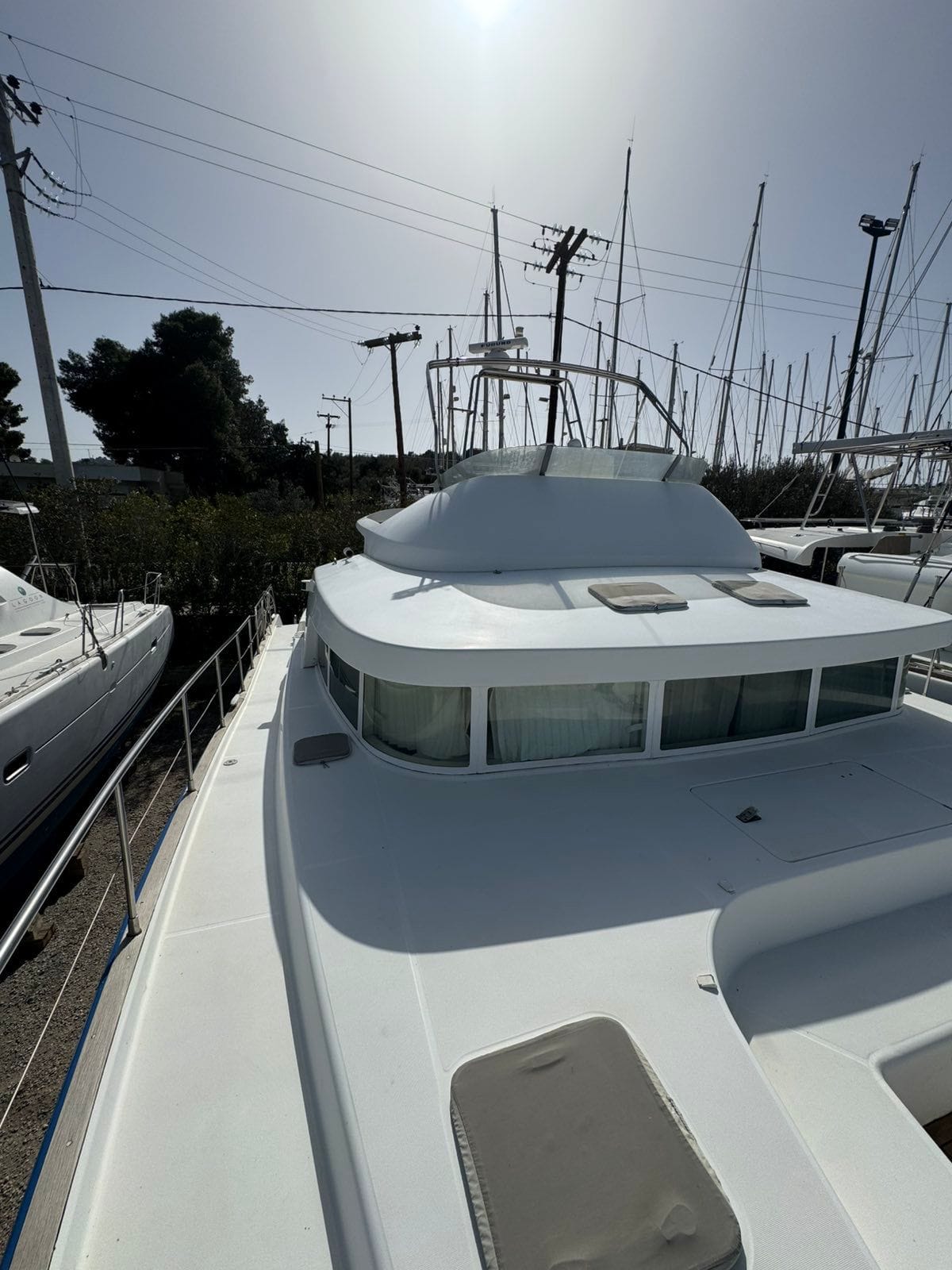 LAGOON 43 POWER CATAMARAN TRITON 2003 - Image 2