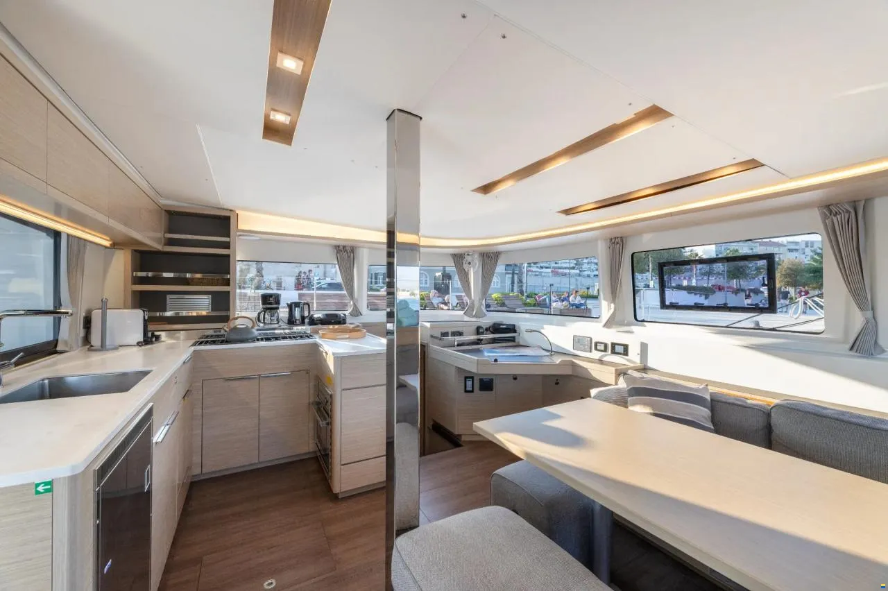 LAGOON 46 2023 - Image 6