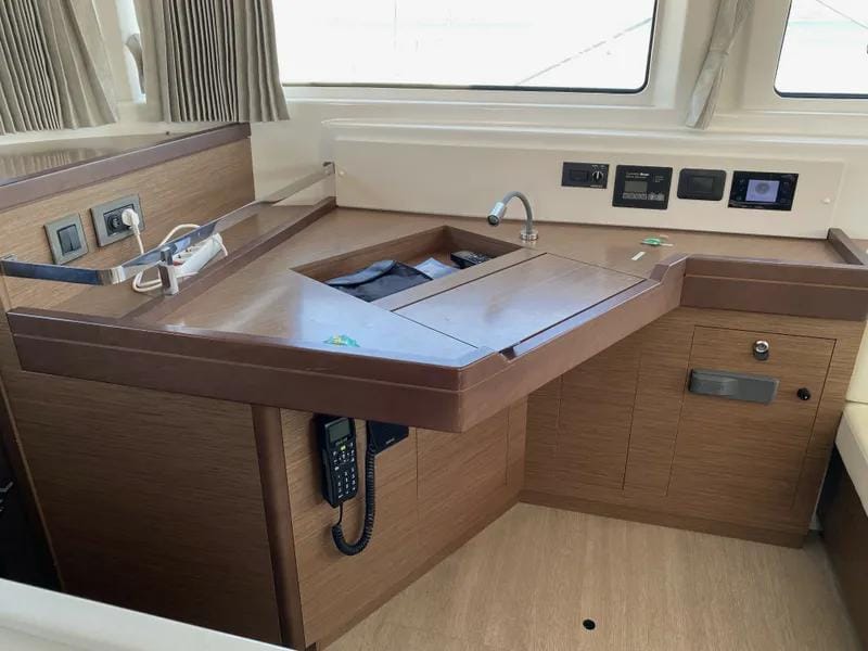 LAGOON 46 2021 - Image 19