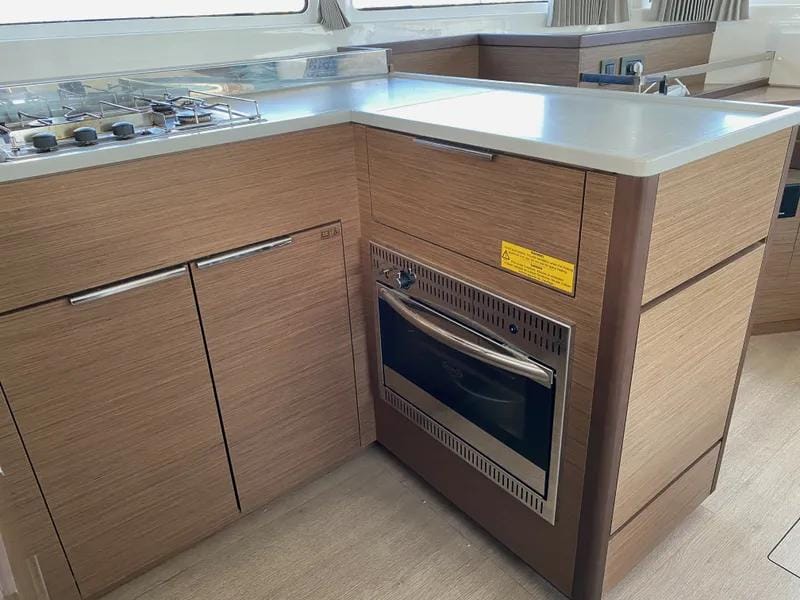 LAGOON 46 2021 - Image 17