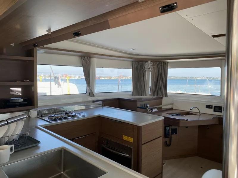 LAGOON 46 2021 - Image 12