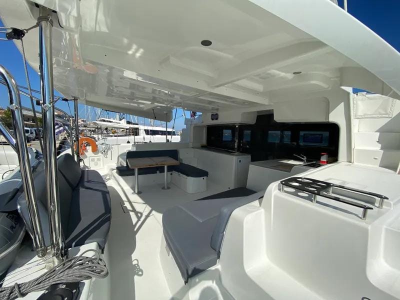 LAGOON 46 2021 - Image 4