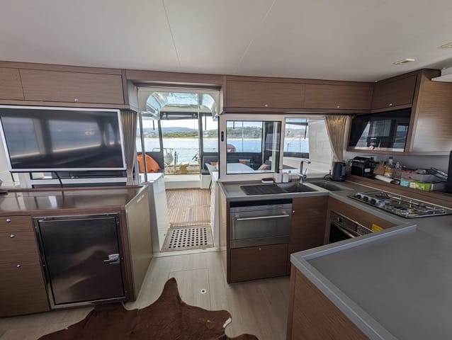 LAGOON 450F VAT PAID 2019 - Image 17