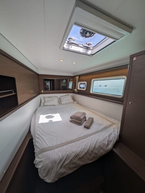 LAGOON 450F VAT PAID 2019 - Image 8