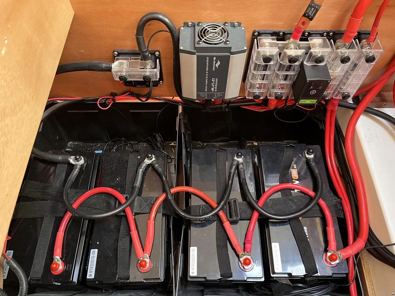 LAGOON 400 S2 2015 VICTORIA - Image 19