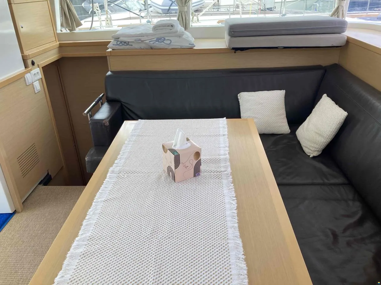 LAGOON 400 S2 2015 VICTORIA - Image 8