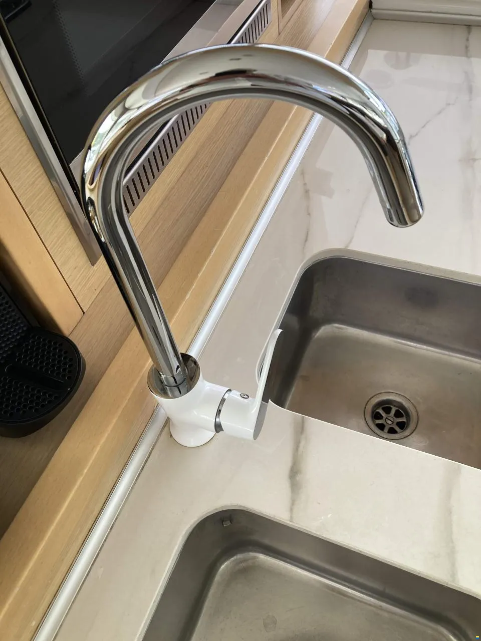 LAGOON 400 S2 2015 VICTORIA - Image 9