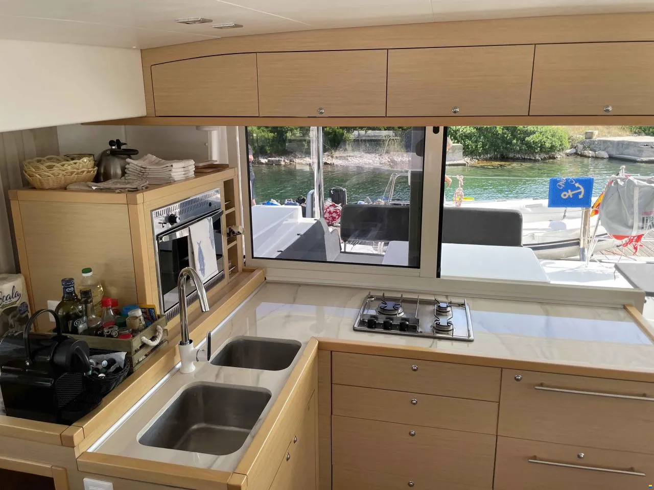 LAGOON 400 S2 2015 VICTORIA - Image 6