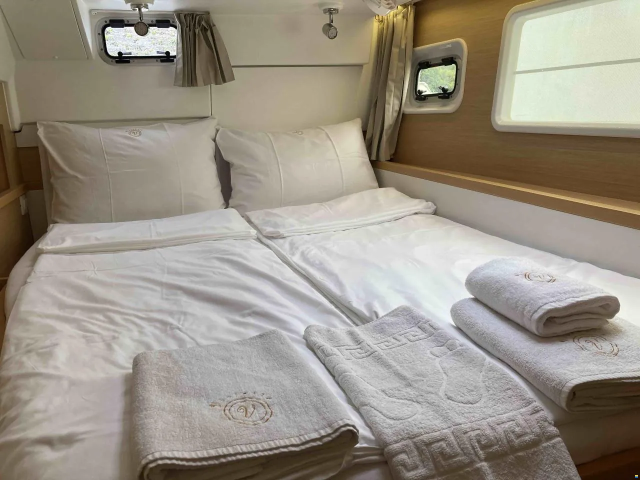 LAGOON 400 S2 2015 VICTORIA - Image 15