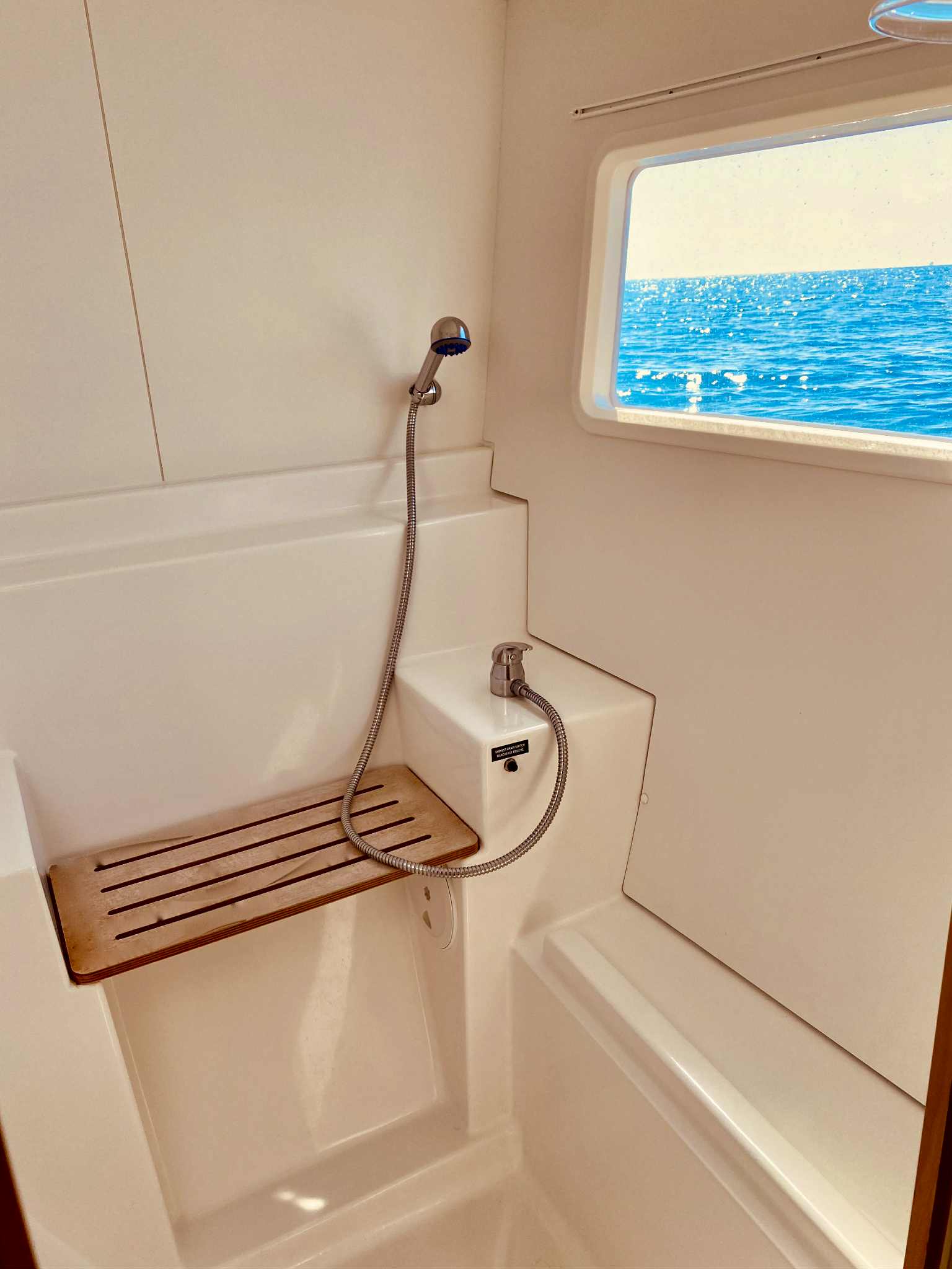 LAGOON 380 OWNERS VERSION S2 - Image 20