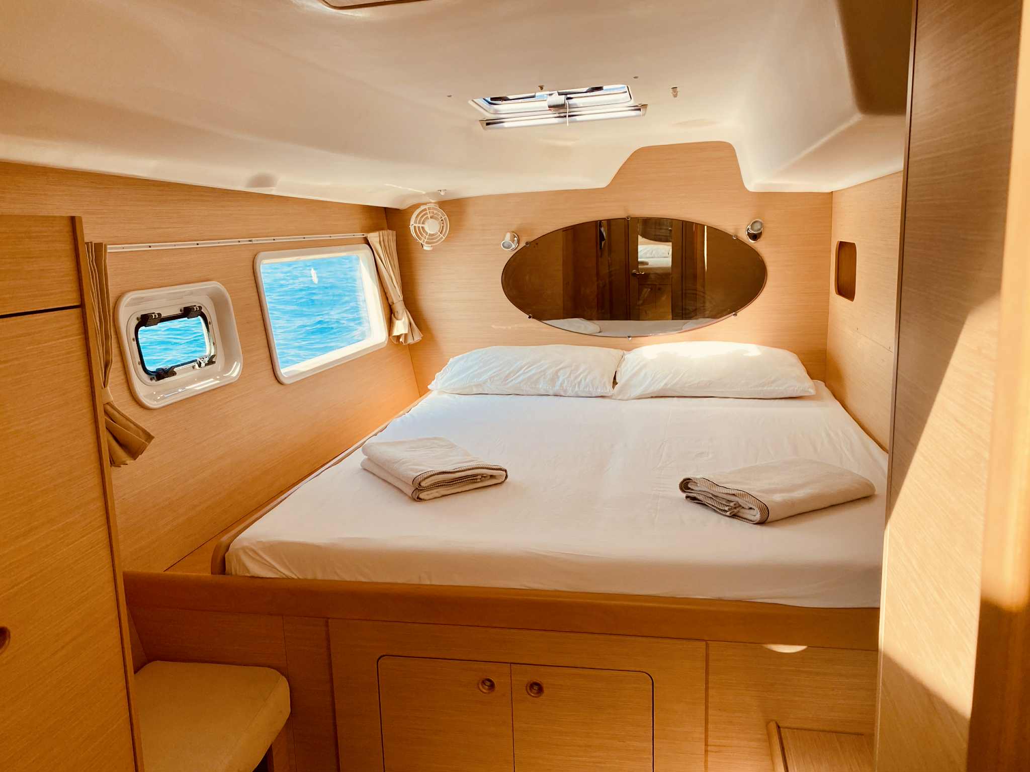 LAGOON 380 OWNERS VERSION S2 - Image 17