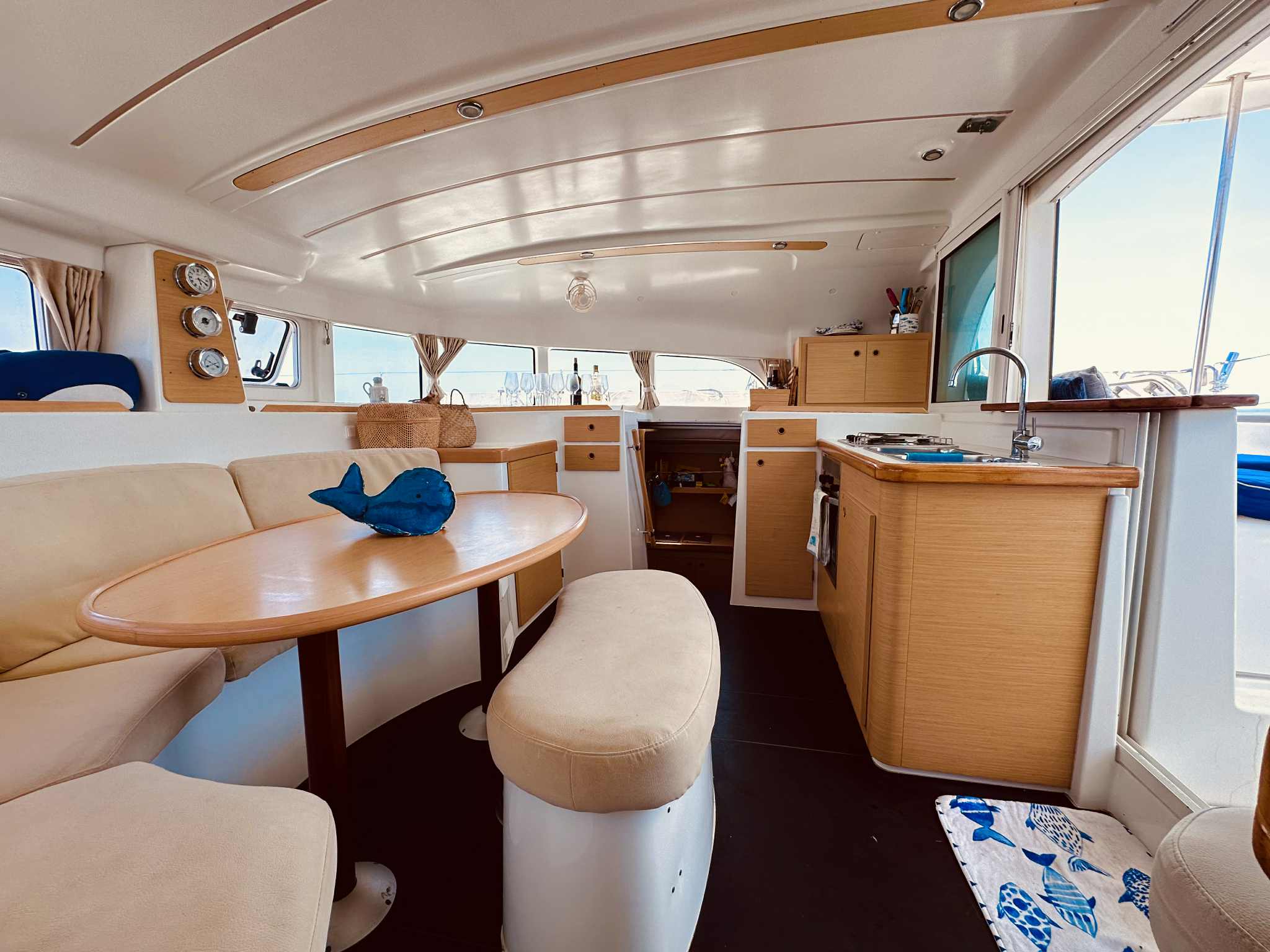 LAGOON 380 OWNERS VERSION S2 - Image 10