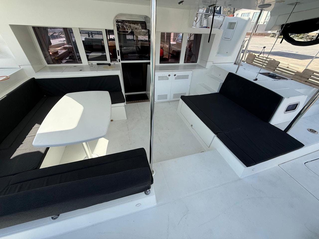 LAGOON 450F 2017 - Image 8